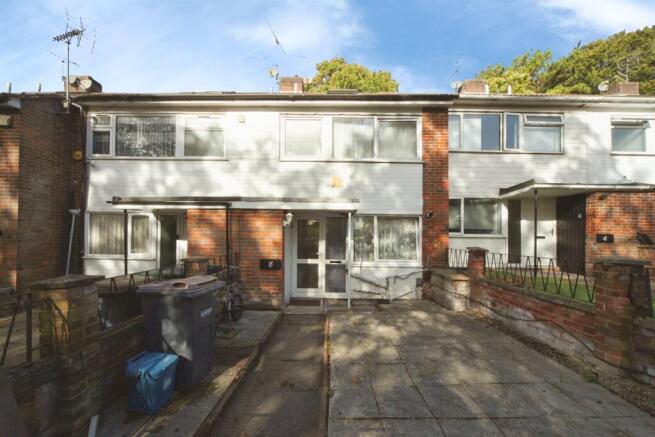 4-bed semi-detached on Wensleydale, Luton, £375,000