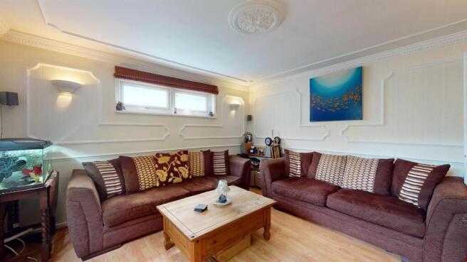 Living room house for sale at E16, by barrain lond