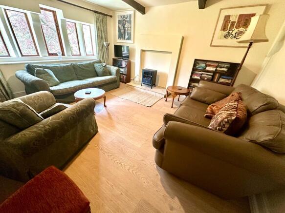 5 bed Detached for sale Image 4