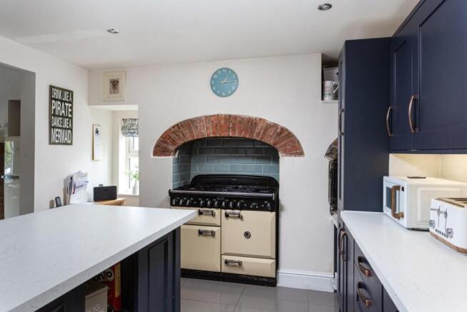 4 bed House for sale Image 7