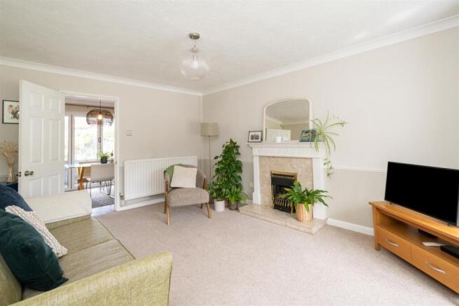 19 Chelveston Crescent_18.jpg