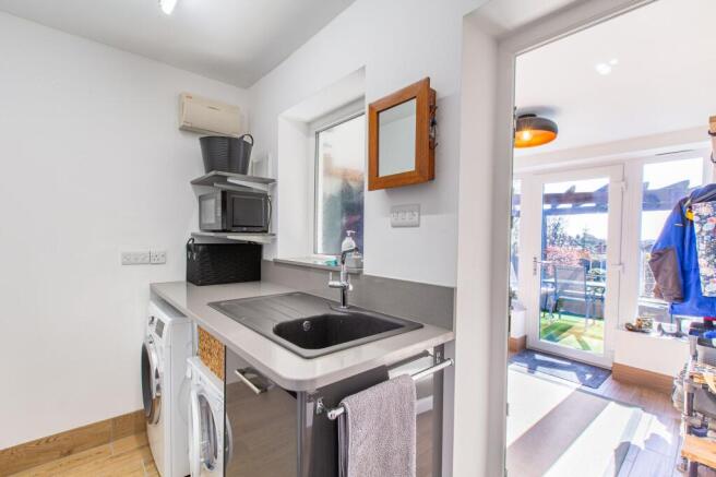 4 bed Detached for sale Image 10