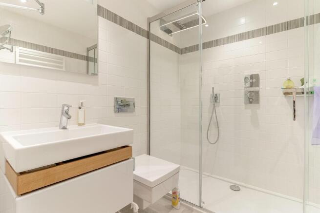 2 bed Apartment for sale Image 12