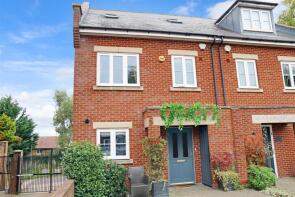1, Blenheim Mews, Radlett WD7 9LL