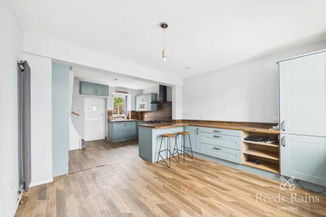 2 bed Terraced to rent Image 5