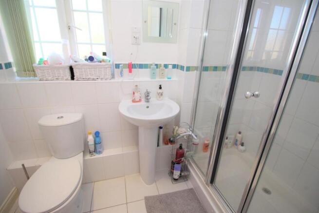Ensuite to Bedroom 1