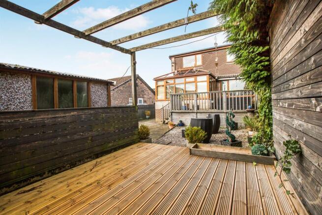 3 bed Semi-Detached Bungalow for sale Image 7