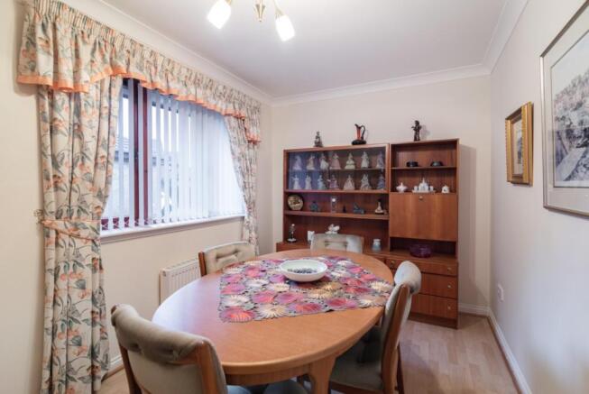 Dining Room/Bed 4