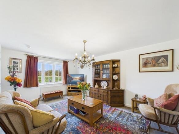 4 bed Detached for sale Image 8
