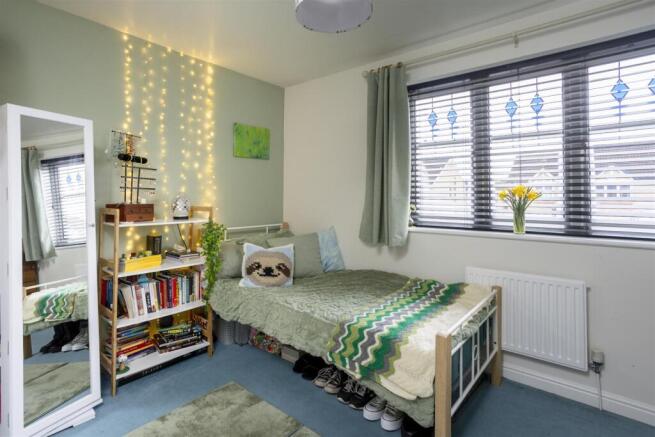 2 bed House for sale Image 12