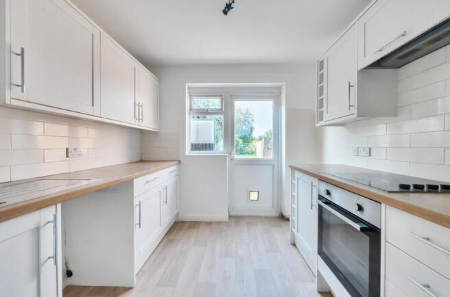 1330909-3-68930a6...