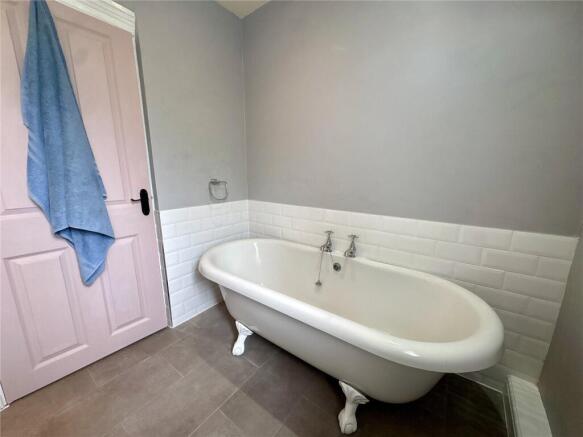 3 bed Semi-Detached to rent Image 11