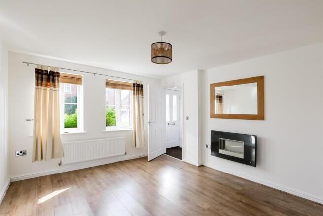 LIVING ROOM 2 .jpg