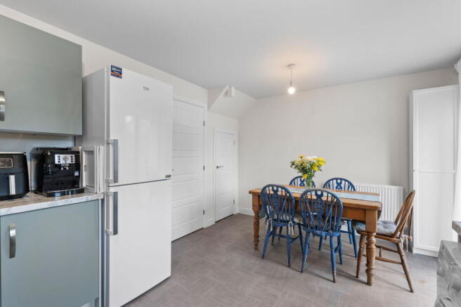 3 bed Semi-Detached for sale Image 8