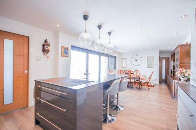 Kitchen/Dining Area