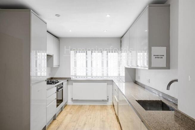 06-b16483570-HMF-JJ-Kingsland Rd-9-medium.jpg