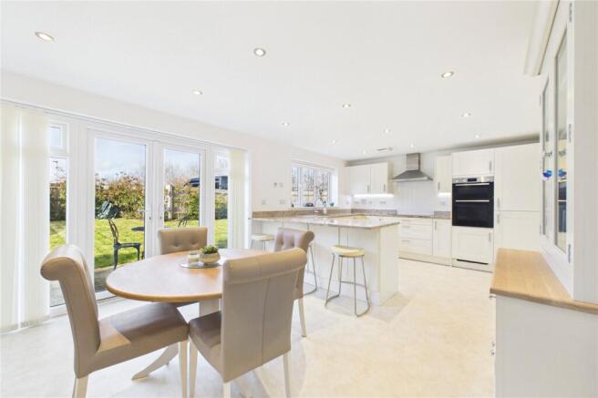 Kitchen/Breakfast Rm