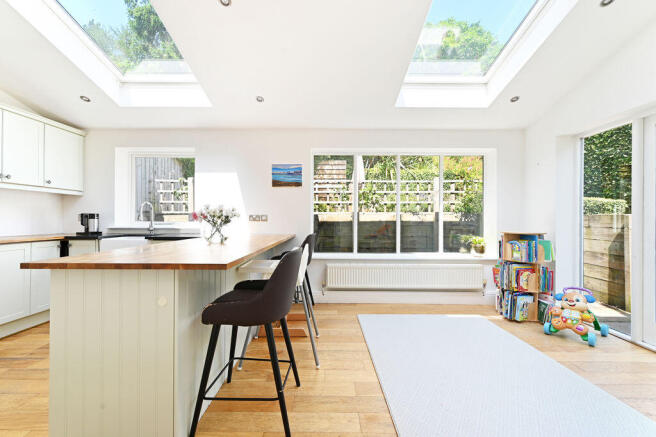 3 bed Detached for sale Image 11