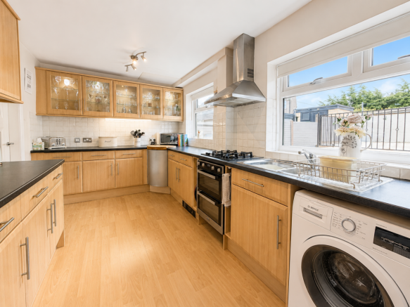 4 bed End of Terrace for sale Image 4