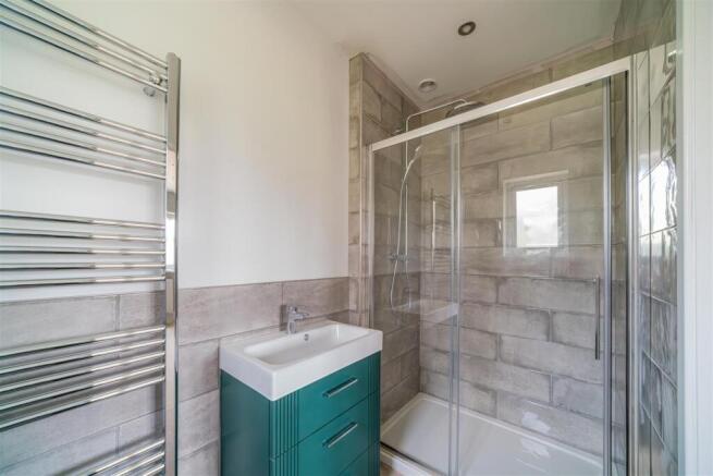 6 Victoria View, Northwood photo 4