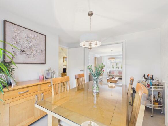 6 bed Detached for sale Image 7