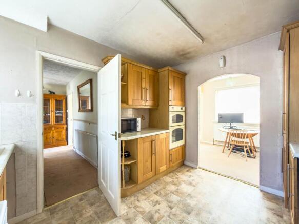 3 bed Semi-Detached for sale Image 6