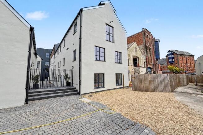 3-bed terraced on Weymouth, £465,000