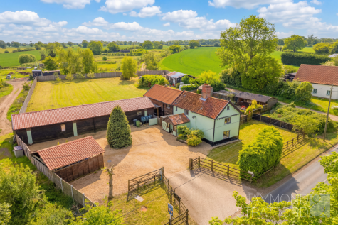 New Buckenham Road, Banham