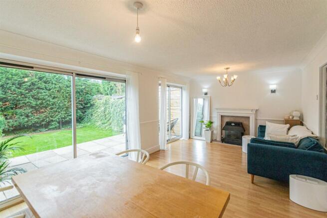 Lounge / Dining Room