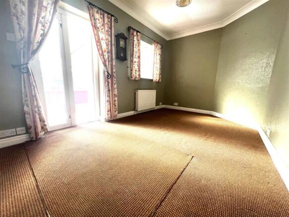 BEDROOM/RECEPTION ROOM