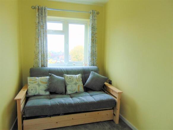 Bedroom 2.JPG