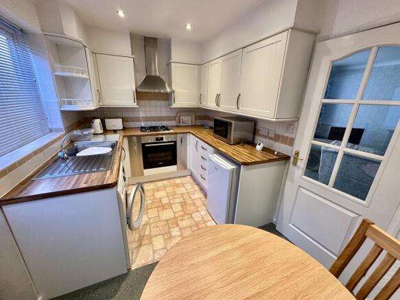 Roxby Close, Bessacarr, Doncaster photo 5