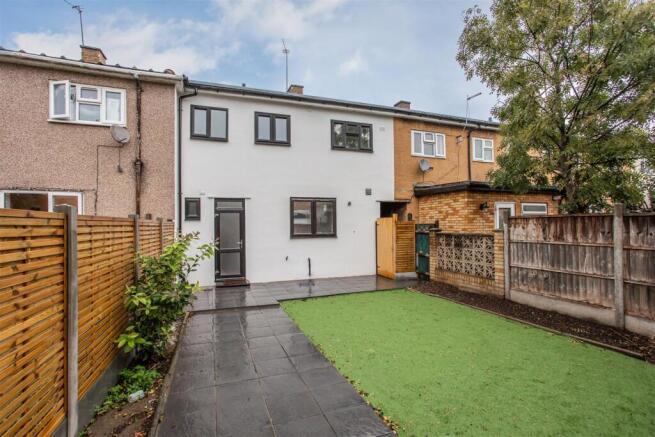 Ernest Street, Stepney Green, E1 photo 2