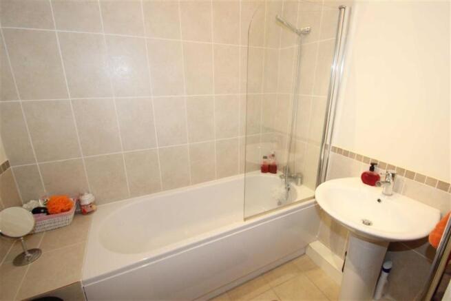 EN SUITE BATHROOM