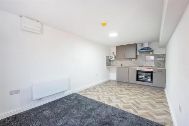Flat 2 Kitchen.jpg