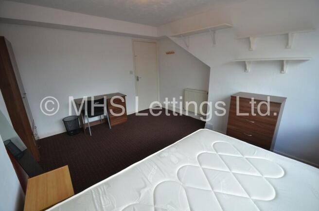 5 bed Terraced to rent Image 9