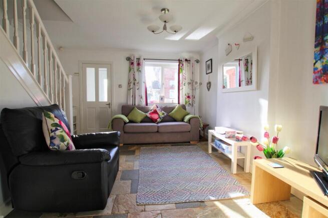2 bed Semi-Detached for sale Image 2