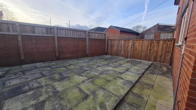1 bed Semi-Detached to rent Image 7