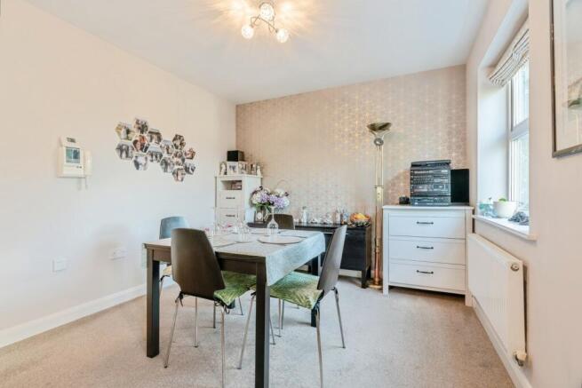 2 bed Flat for sale Image 10