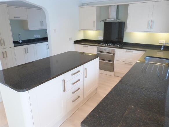 KITCHEN IMAGE TWO