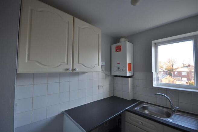 2 bed Apartment to rent Image 5