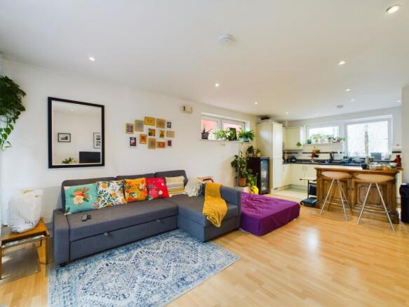 CAM01909G0-PR0059-STILL007