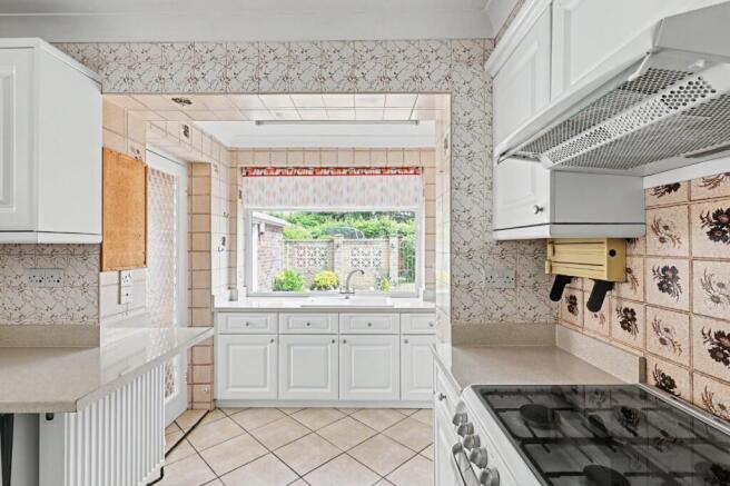 2 bed Bungalow for sale Image 6