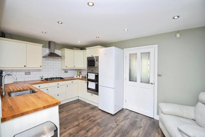 3 bed Semi-Detached for sale Image 7