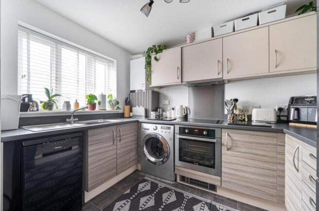 1410306-8-698f14d...