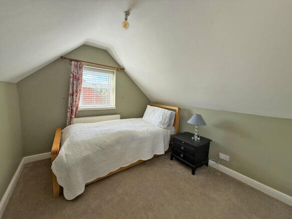 4 bed Detached Bungalow for sale Image 10