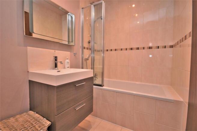 Bathroom Hawthorn.JPG