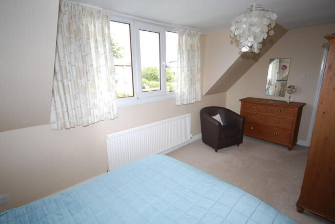 BEDROOM 2