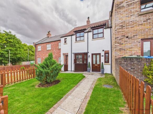 3 Bedroom Mid Terrace House - For Sale