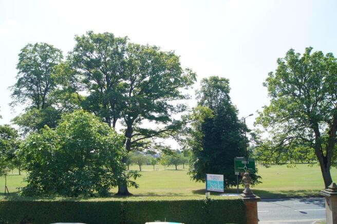 2 bed Flat to rent Image 12